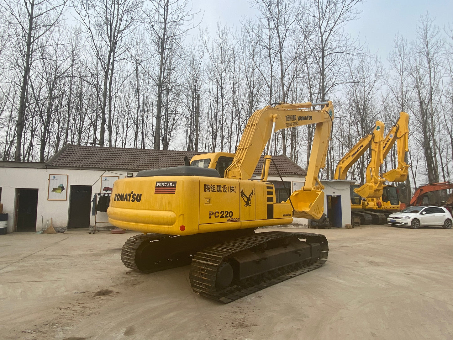 USED KOMATSU PC220-6 EXCAVATOR