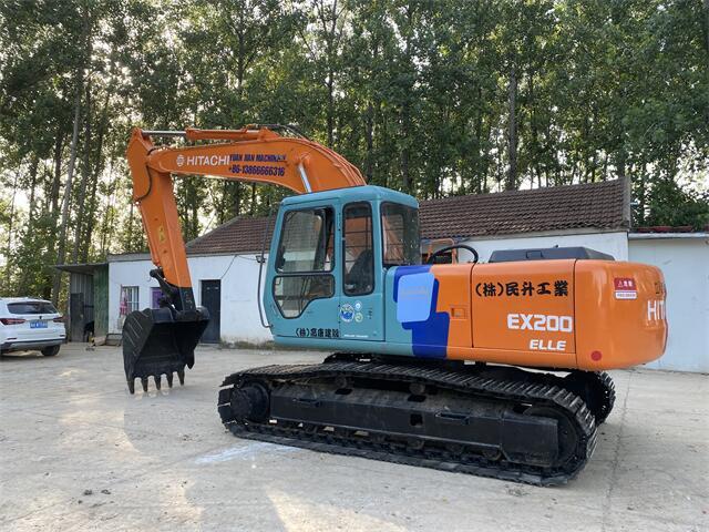 USED HITACHI EX200-3 EXCAVATOR