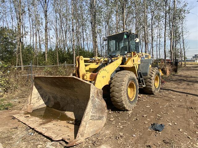 USED KOMATSU WA320-5 WHEEL LOADER