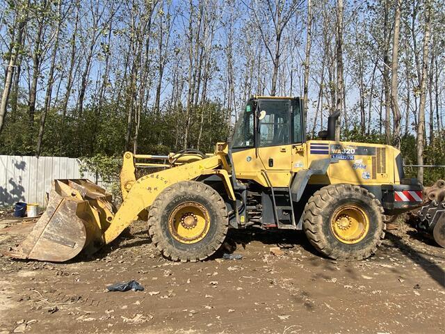 USED KOMATSU WA320-5 WHEEL LOADER