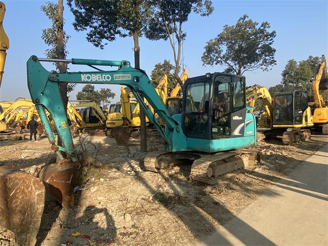 USED KOBELCO SK60 EXCAVATOR