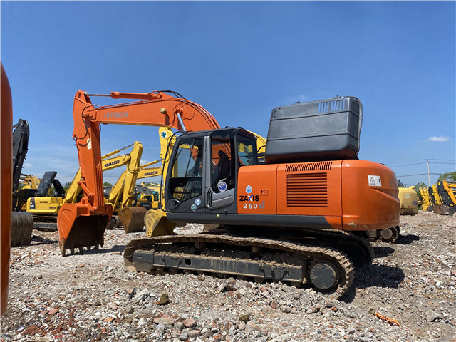 USED HIATCHI ZX250 EXCAVATOR