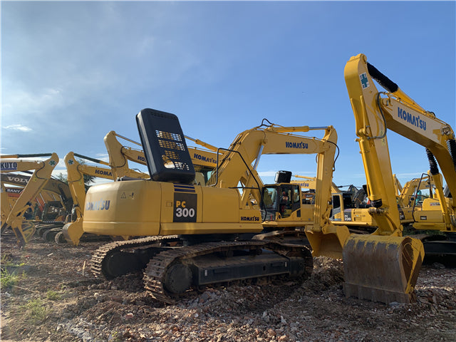 USED KOMATSU PC300 EXCAVATOR