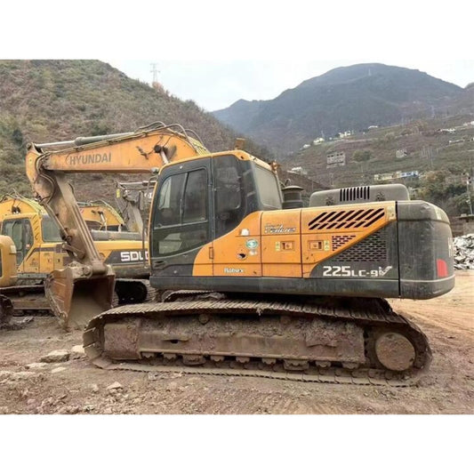 USED HYUNDAI 225LVS EXCAVATOR