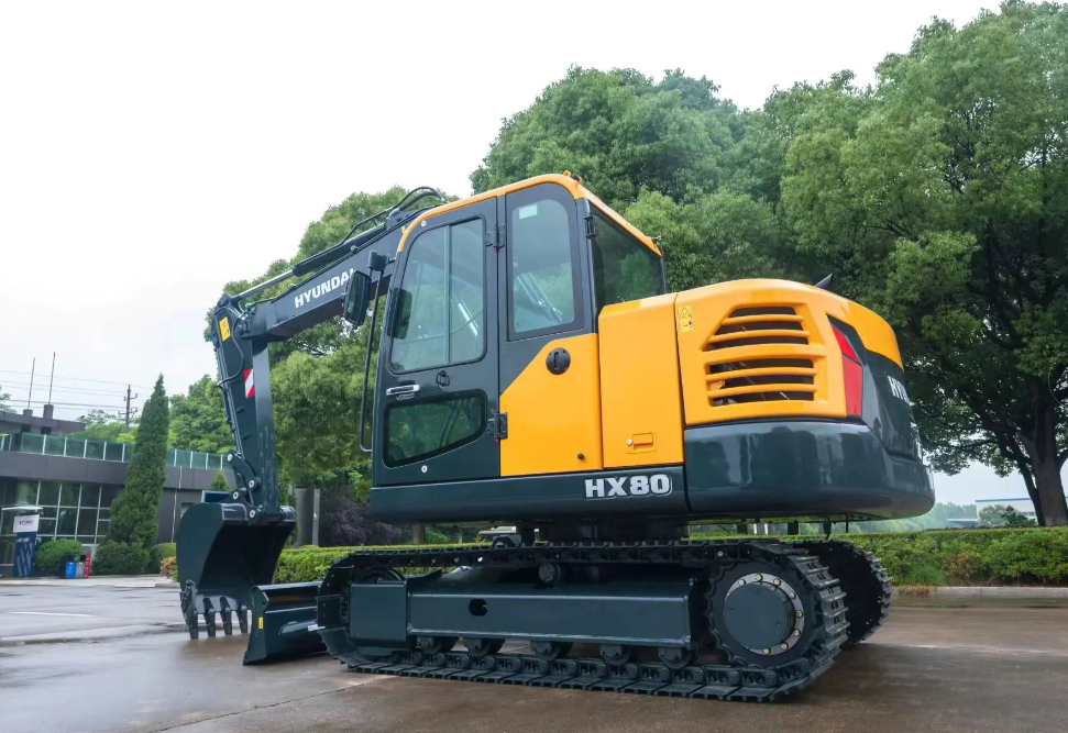 HYUNDAI HX80 EXCAVATOR