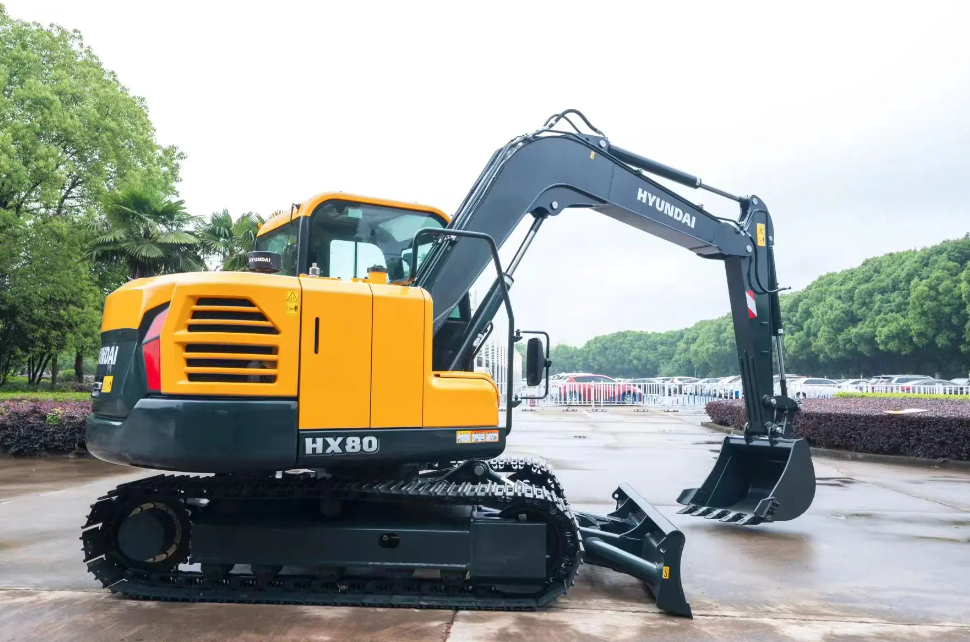 HYUNDAI HX80 EXCAVATOR