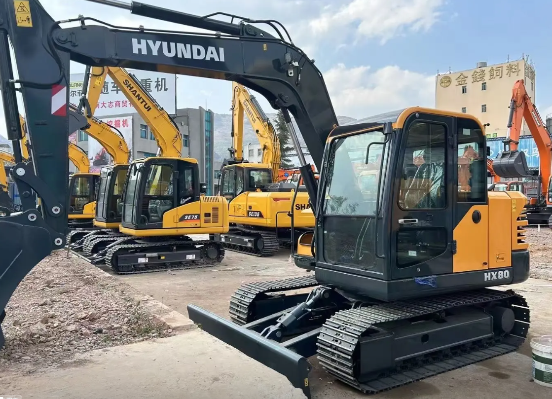 HYUNDAI HX80 EXCAVATOR