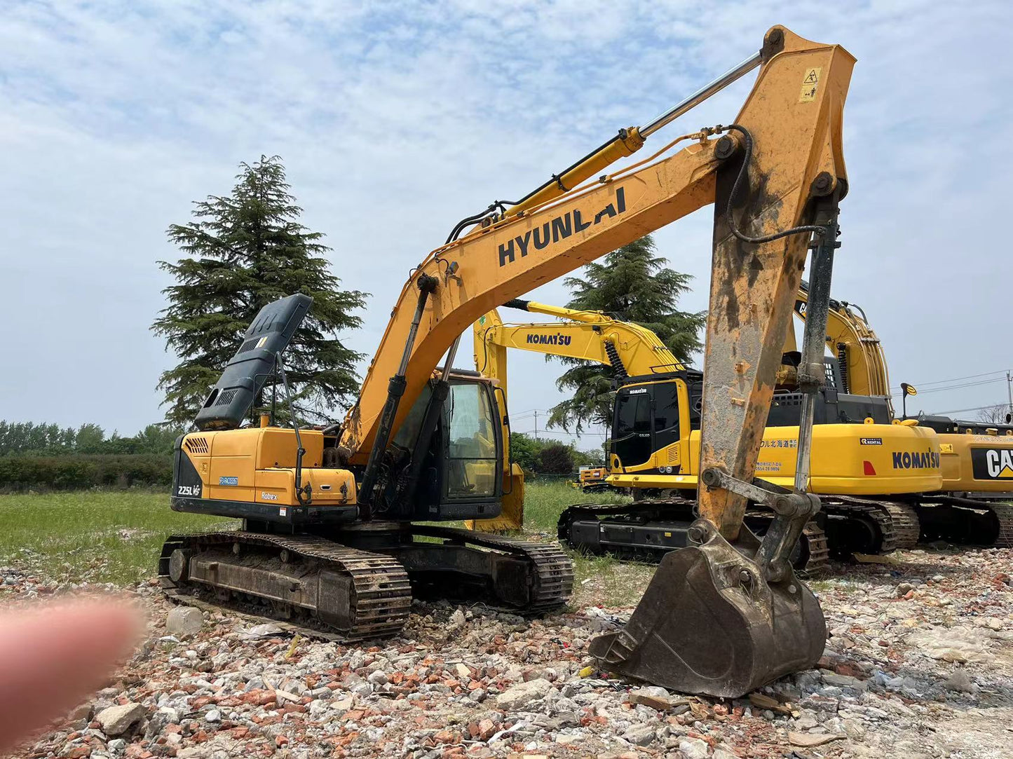 USED HYUNDAI 225LVS EXCAVATOR