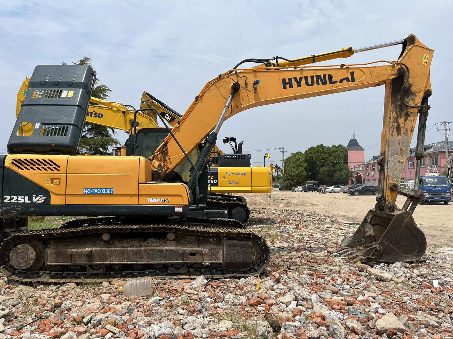 USED HYUNDAI 225LVS EXCAVATOR