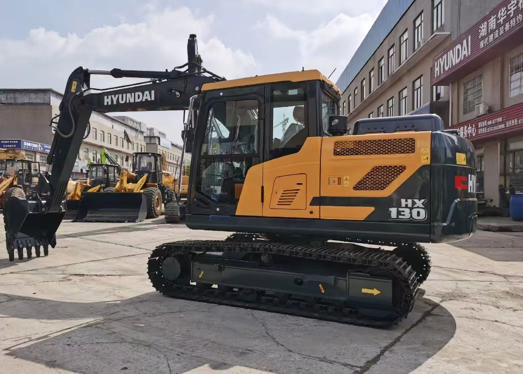 HYUNDAI HX130 EXCAVATOR