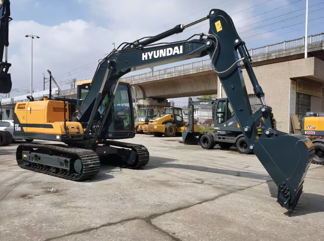 HYUNDAI HX130 EXCAVATOR