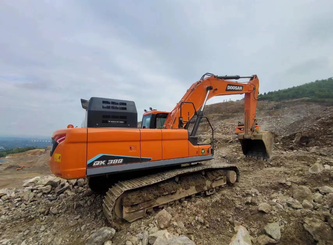 DEVELON DX380LC EXCAVATOR