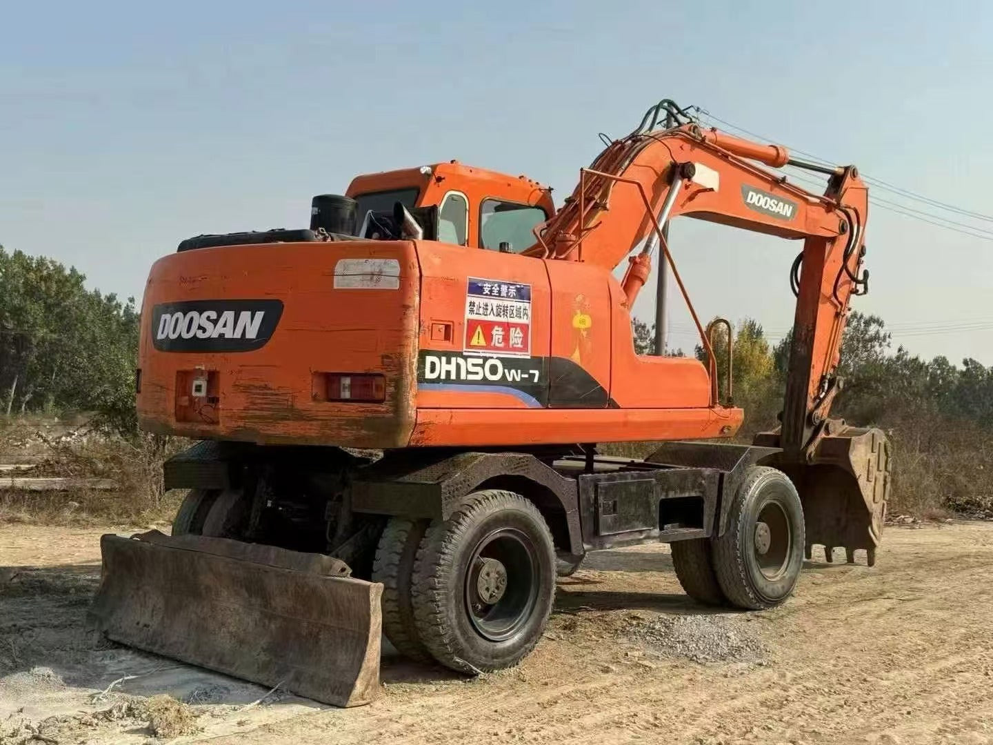 USED DOOSAN DH150w-7 EXCAVATOR