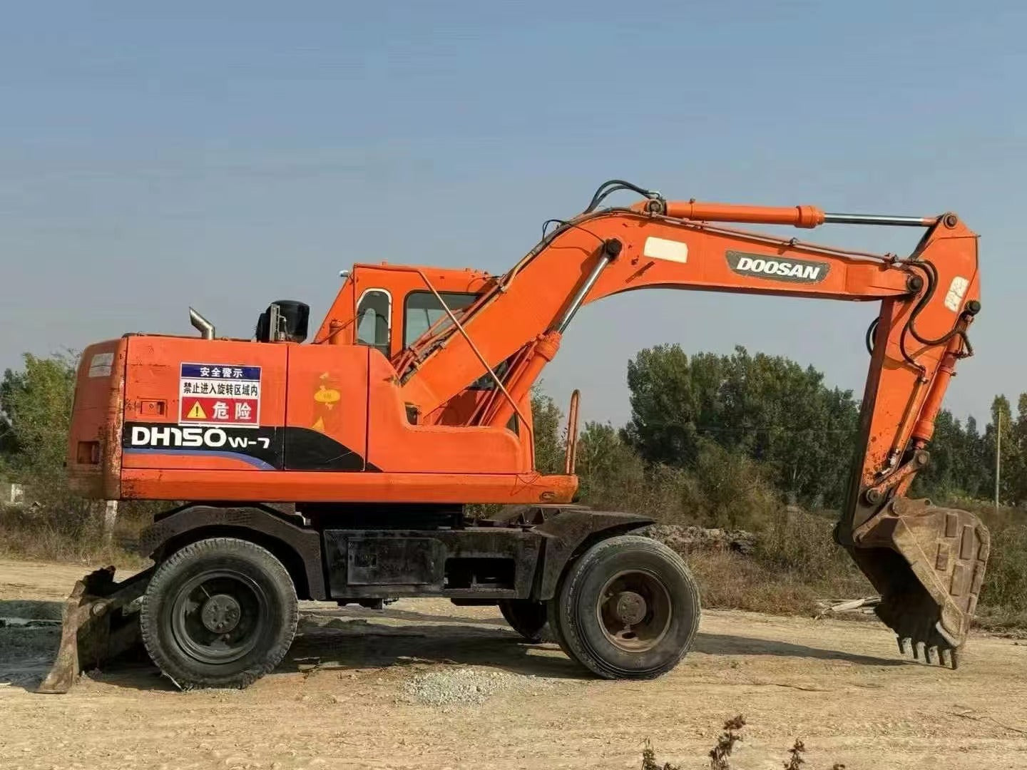 USED DOOSAN DH150w-7 EXCAVATOR