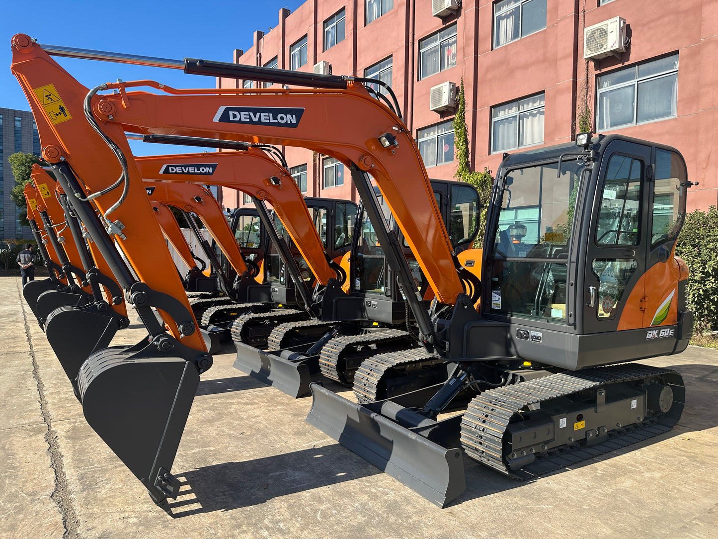 USED DOOSAN DX205 EXCAVATOR