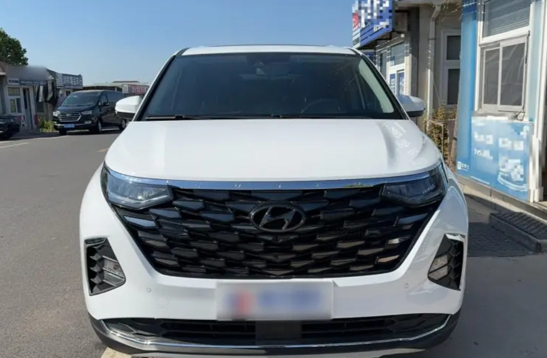 Used 2021 Hyundai Custo 1.5T 270TGDi LUX Premium Edition cargo space for China car export