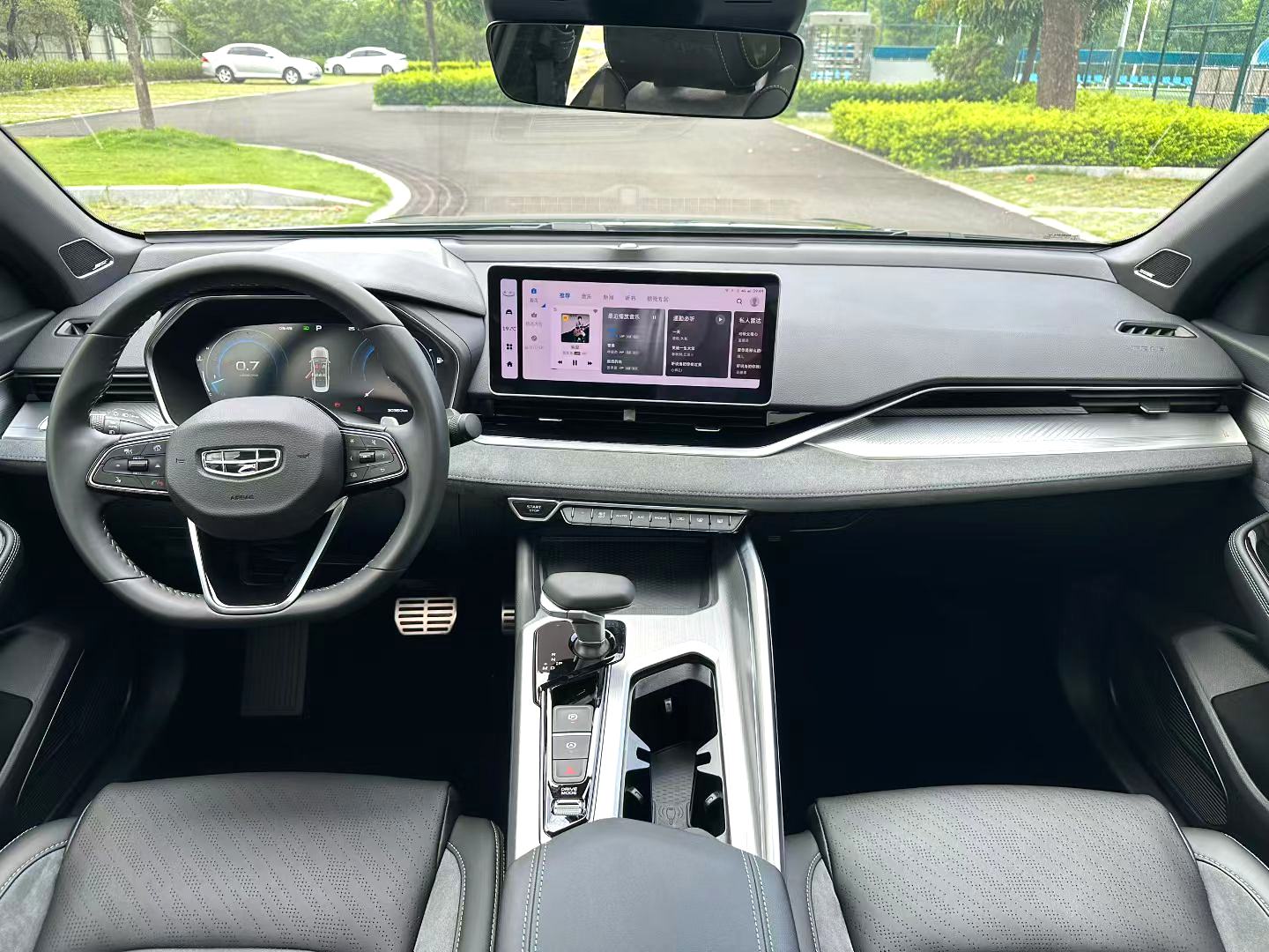 Used Geely Preface/Starry 2023 model side view for China car export