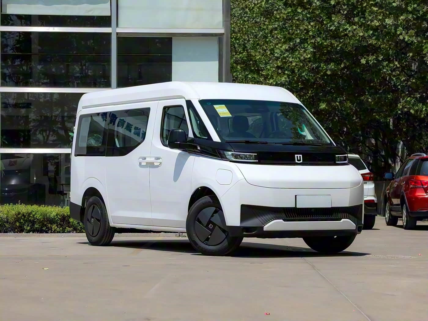 Geely Farizon Super VAN 2025 Extended-Range Medium Chassis Top Version 68kWh CATL