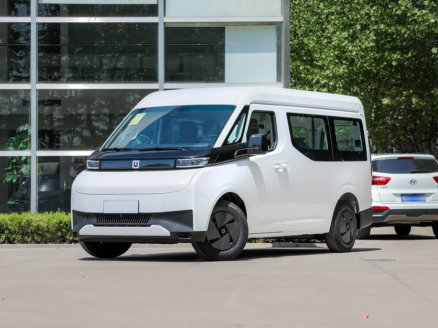 Geely Farizon Super VAN 2025 Extended-Range Medium Chassis Top Version 68kWh CATL