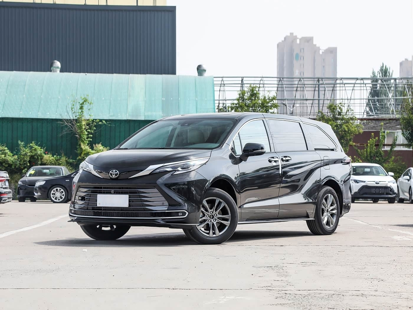 Toyota Sienna 2026 2.5L Hybrid Platinum Edition - vehicle photo 8