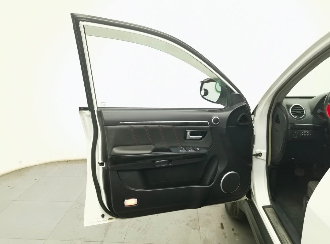 Used Haval H5 2015 Model 2.0T Manual Premium Edition RWD side view for China car export