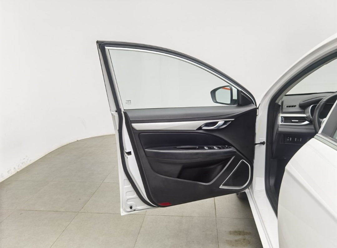 Used Geely Emgrand 2020 Model 1.5L CVT Upward Edition side view for China car export
