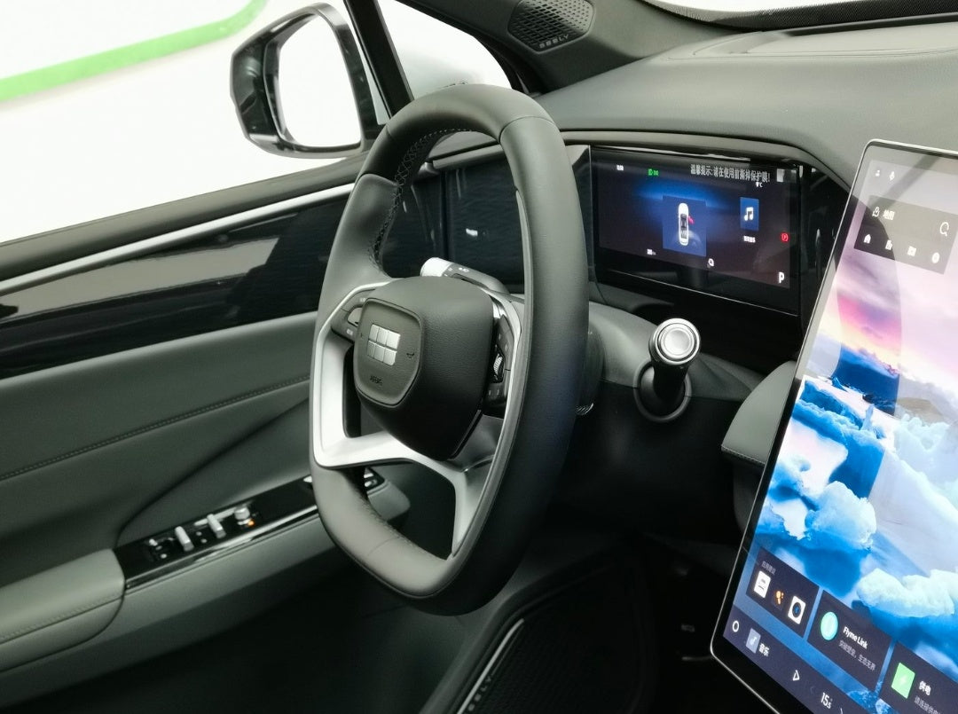 Used Geely Galaxy L7 2025 Model Year 1.5L EM-i 115km Long-Range Edition Plug-in Hybrid Electric Vehicle