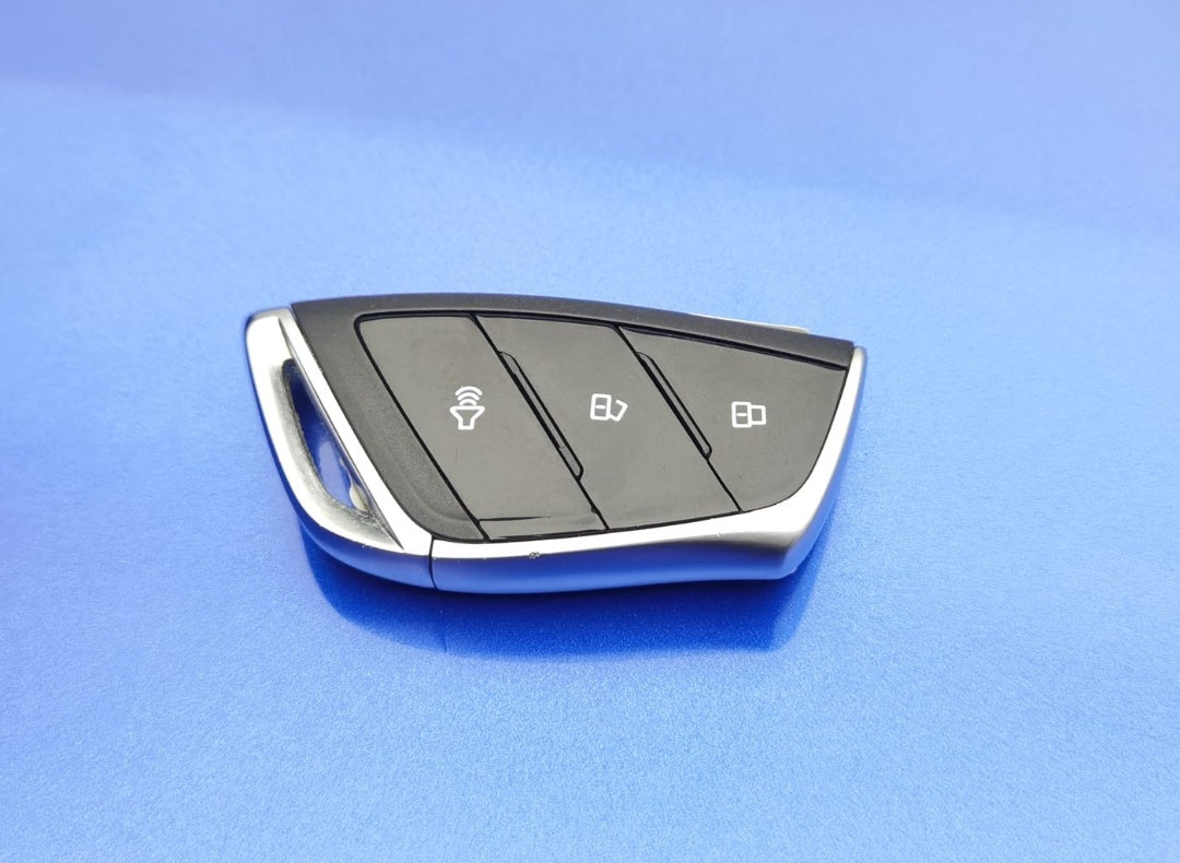 Used SAIC MAXUS T90 2021 Model 2.0T 4WD Bi-turbo High Chassis Luxury Version Standard Cargo Box Diesel