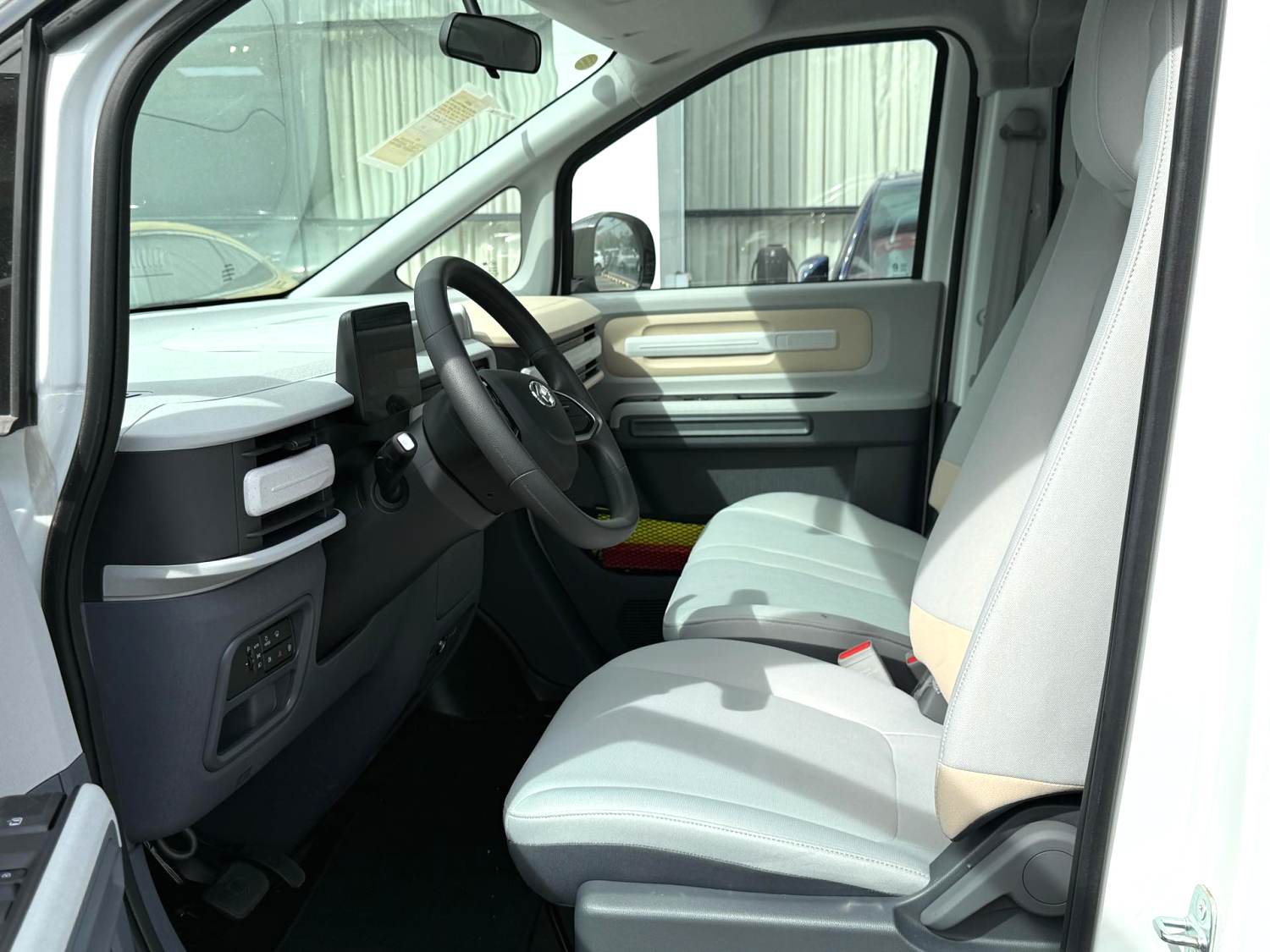 Used SAIC MAXUS eDeliver 1 2023 Model Short Axle Low Roof (42kWh) rear view for China car export