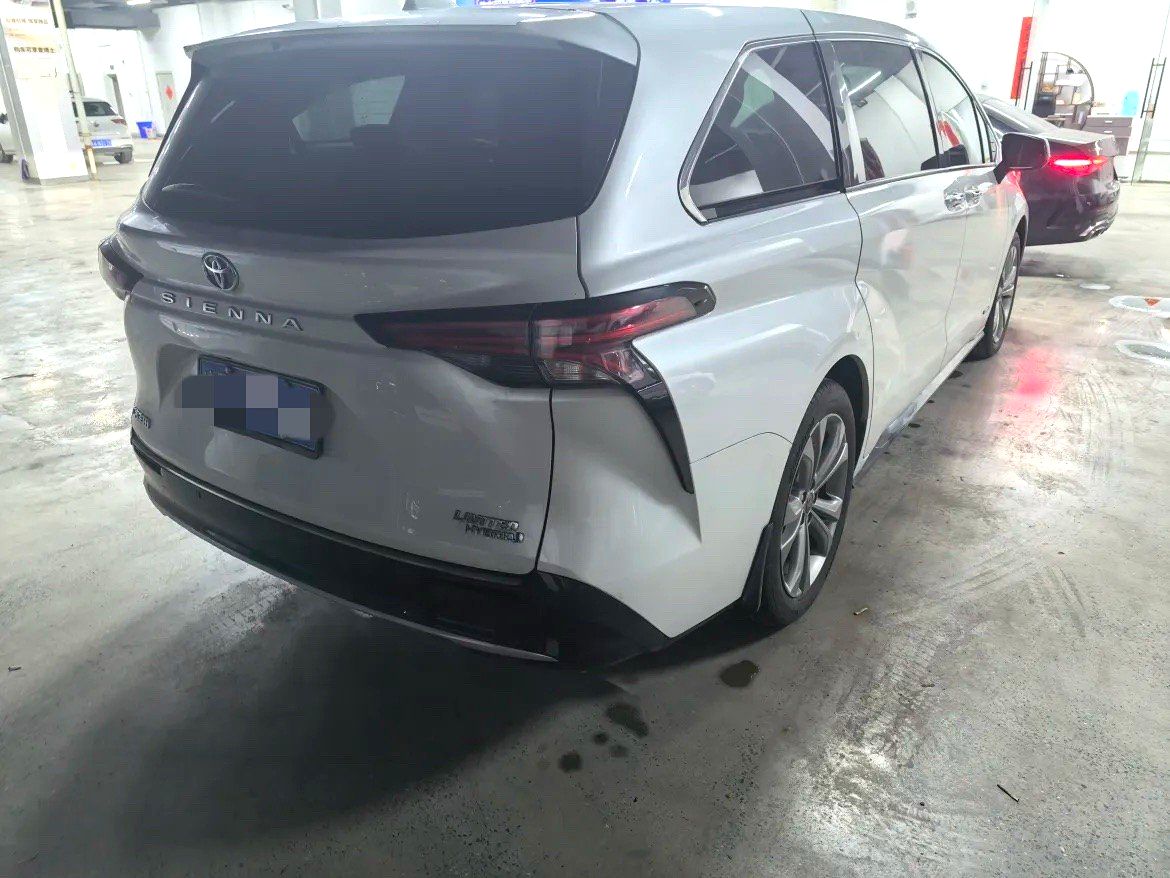 Used Toyota Sienna |2023 Model 2.5L E-CVT Premium Edition Automatic Transmission