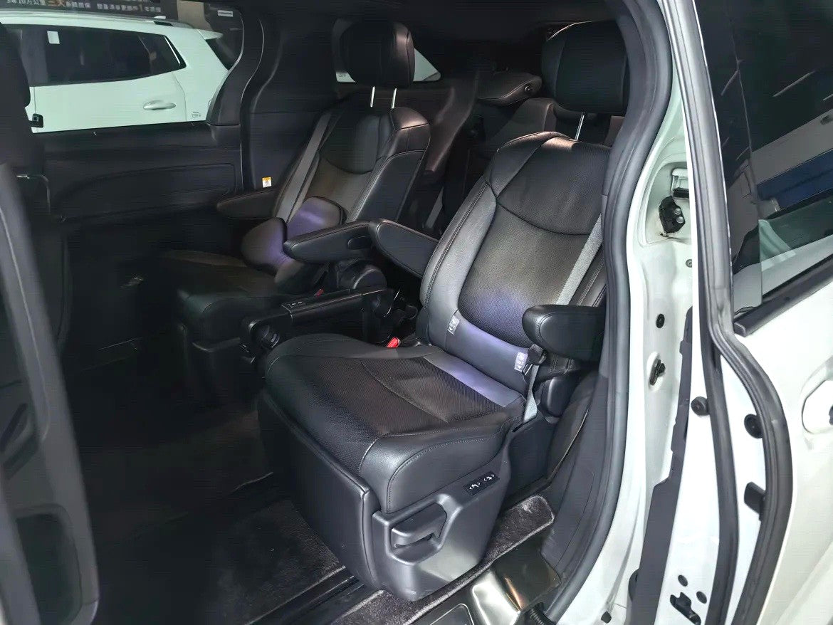 Used Toyota Sienna |2023 Model 2.5L E-CVT Premium Edition Automatic Transmission