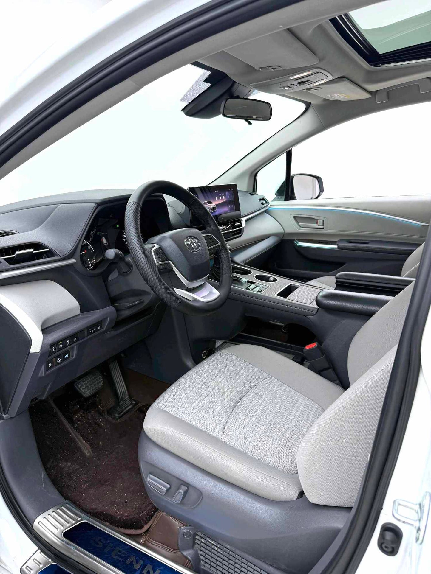 Used Toyota Sienna |2024 Model 2.5L E-CVT Comfort Edition Automatic