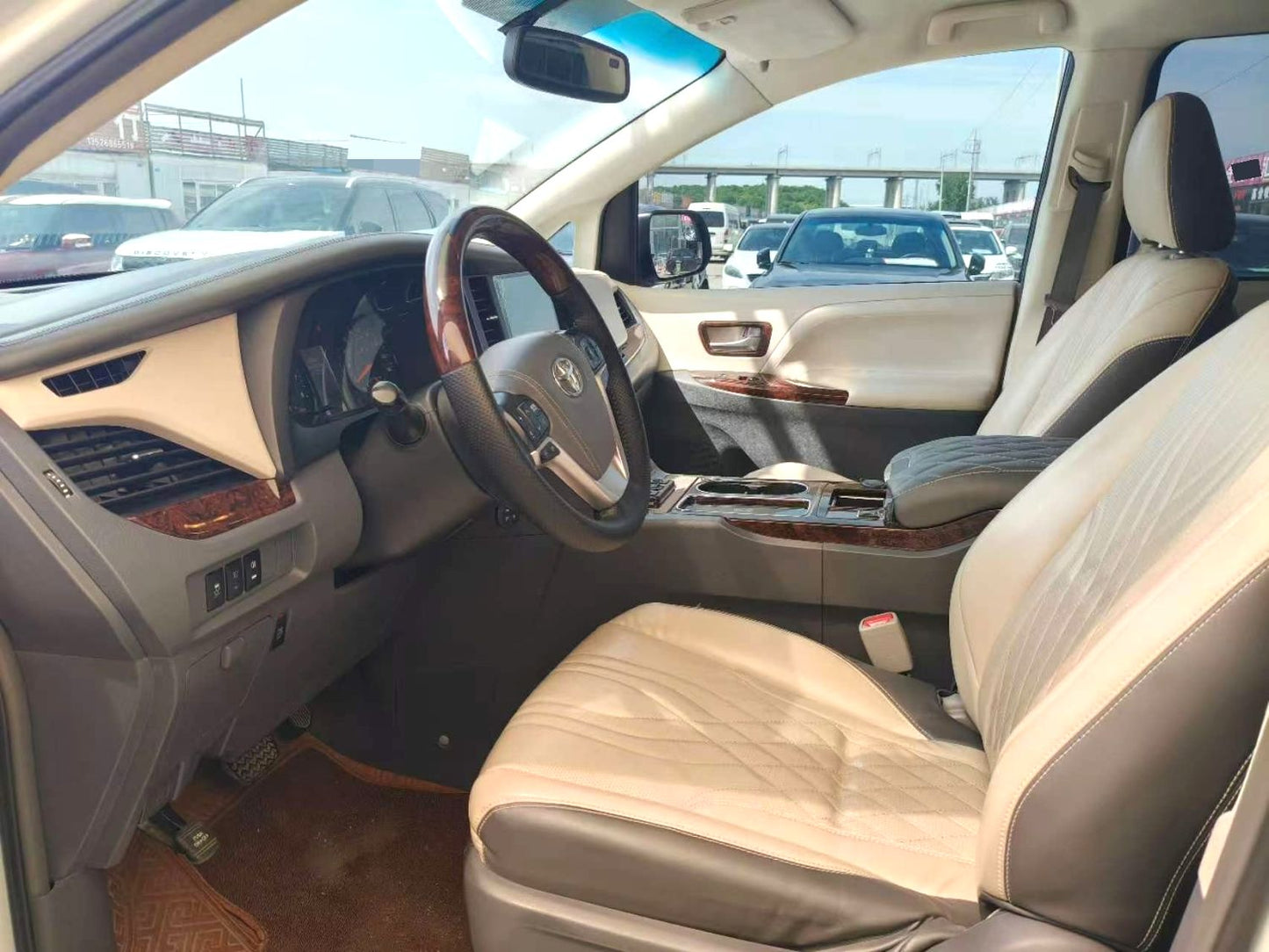 Imported Toyota Sienna|2017 Model 3.5L LE AWD 7-Seater US Spec Automatic