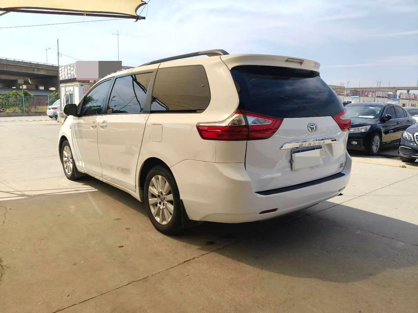 Imported Toyota Sienna|2017 Model 3.5L LE AWD 7-Seater US Spec Automatic
