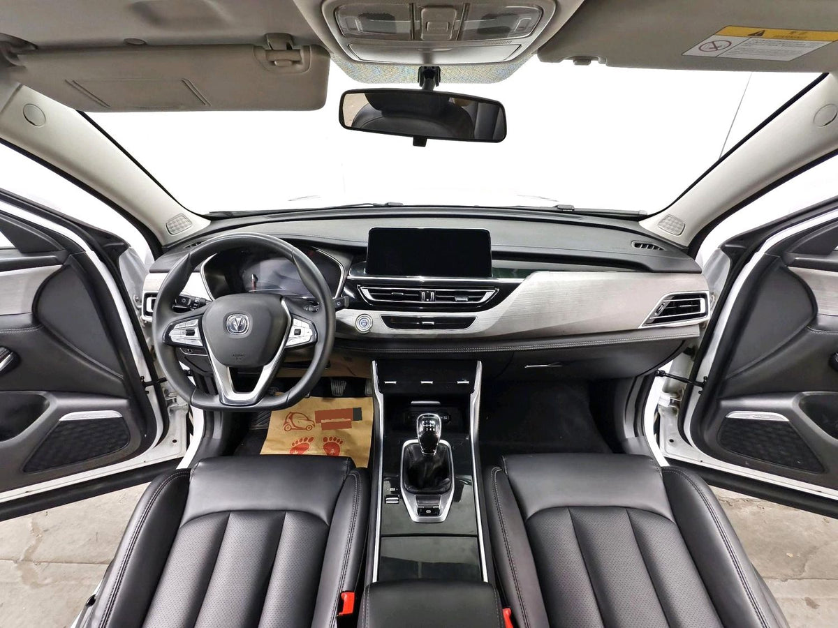 Changan CS75 2019 280T 1.5T Million Edition MT - vehicle photo 5