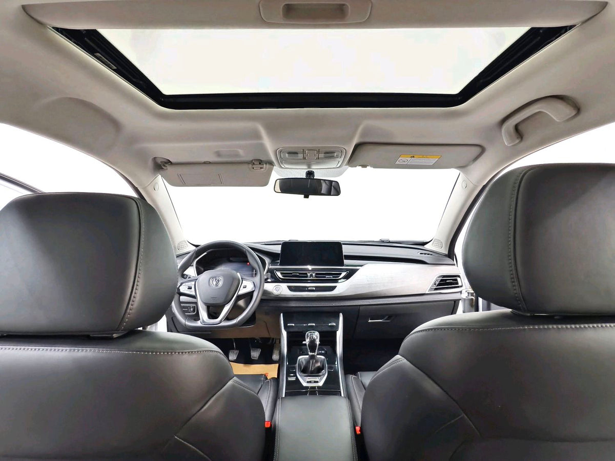 Changan CS75 2019 280T 1.5T Million Edition MT - vehicle photo 6