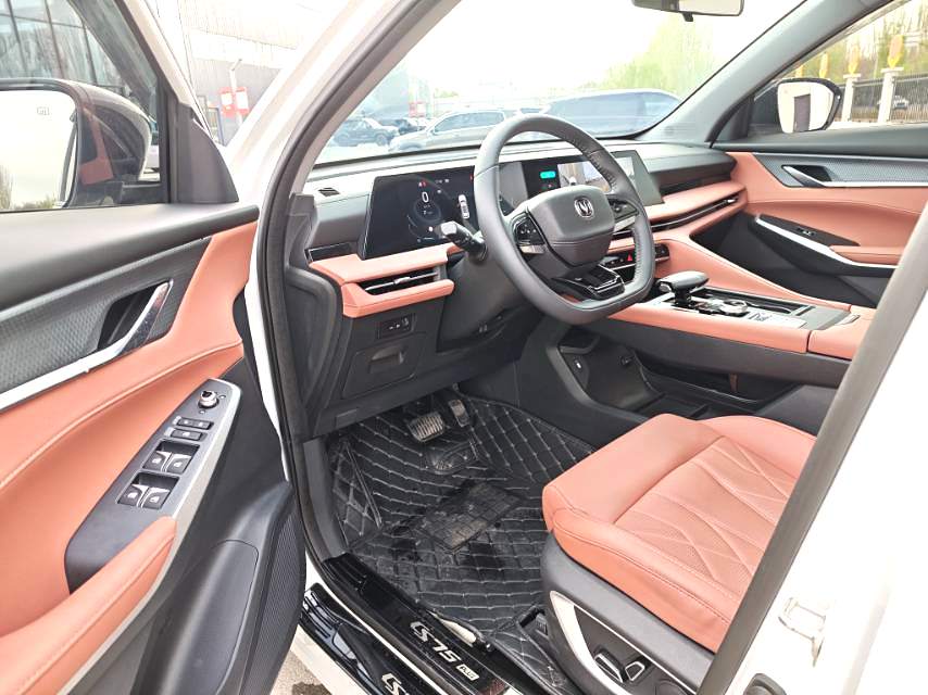Changan CS75 PLUS |2024 Model 1.5T Champion Edition Smart Drive Navigation Trim Automatic