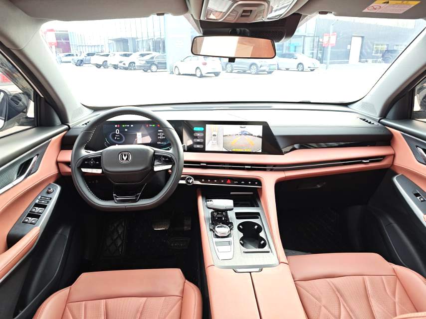 Changan CS75 PLUS |2024 Model 1.5T Champion Edition Smart Drive Navigation Trim Automatic