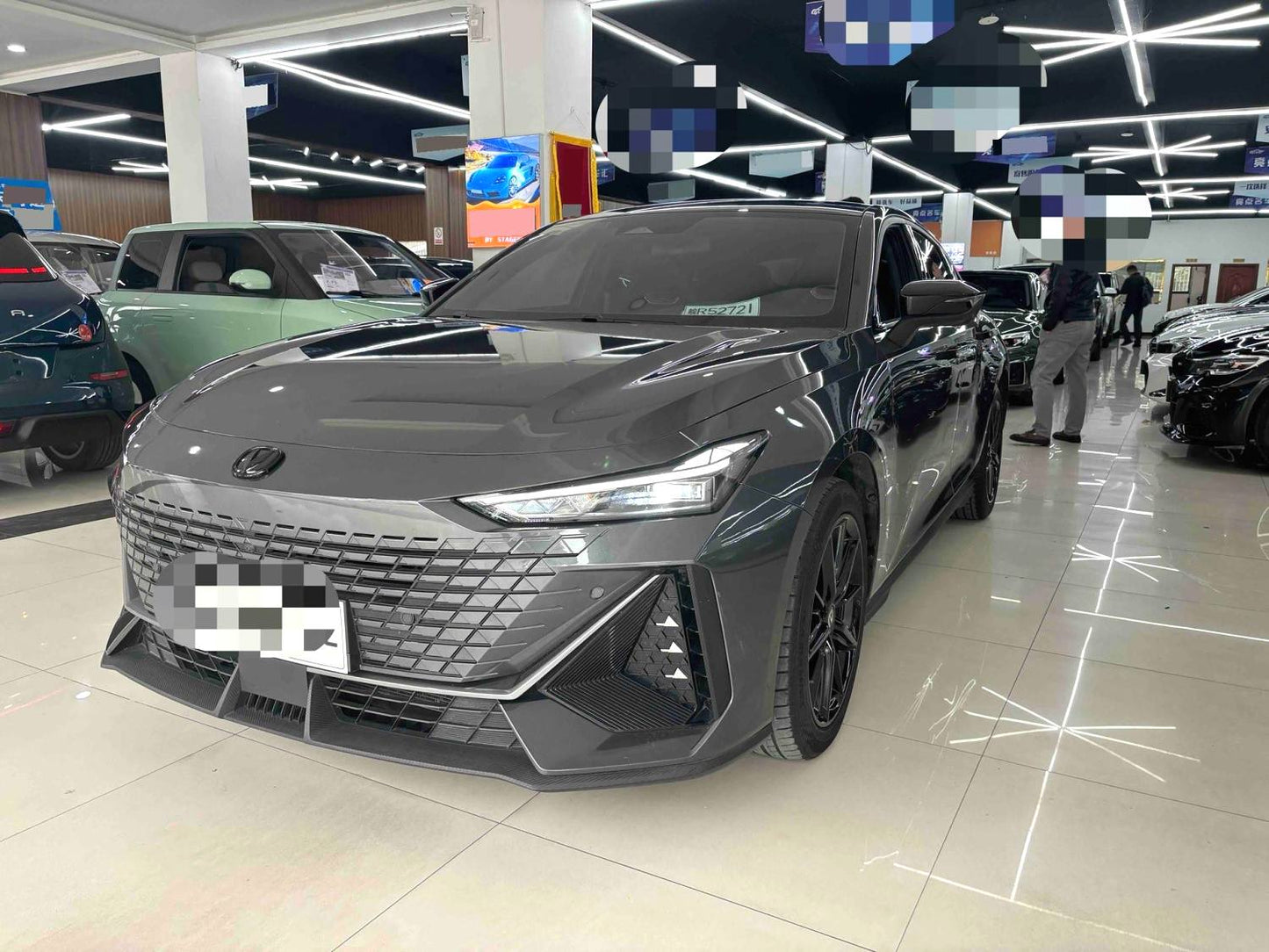 Changan UNI-V|2023 Model 1.5T Premium Edition Automatic Transmission