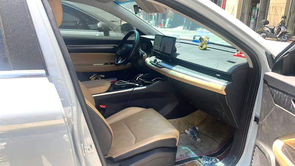 Geely Emgrand L Hi·P 2024 Model|1.5TD-DHT Pro 100km Champion Beyond Trim Automatic