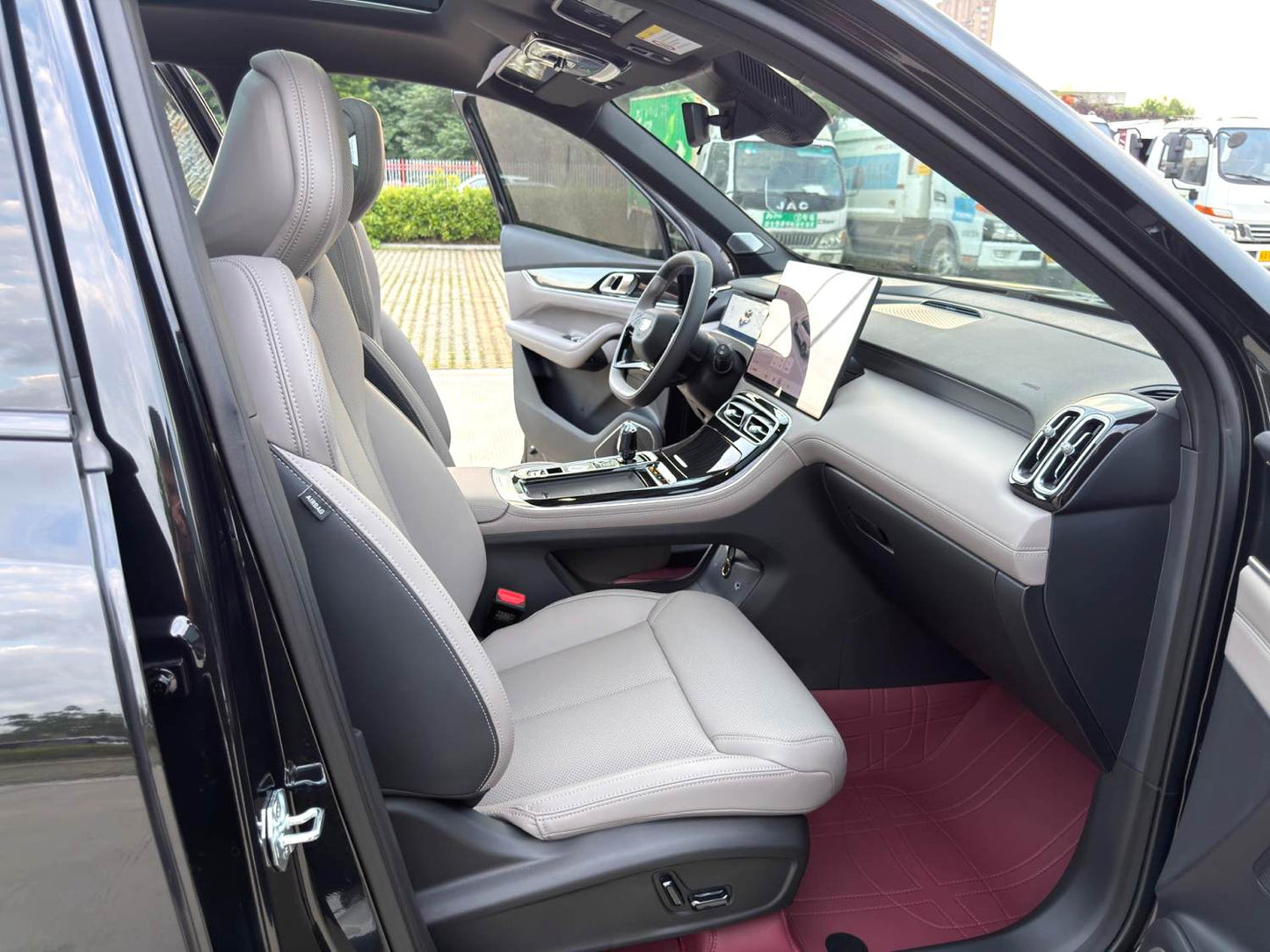 Geely Boyue L 2025 Model|1.5TD Mountain & River Trim Automatic Transmission