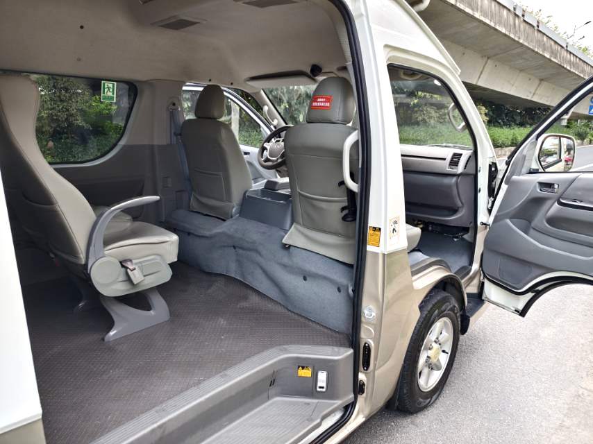 Kinglong Kaige 2018 Model|2.4L 4RB2 Engine 14-Seat Commercial Passenger Bus Manual Transmission