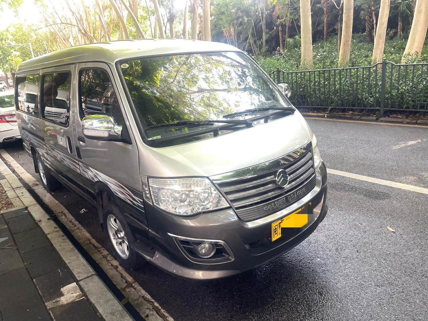 Golden Dragon Hiace 2016 Model|2.2L Manual Transmission 11+2 Seats Passenger Bus