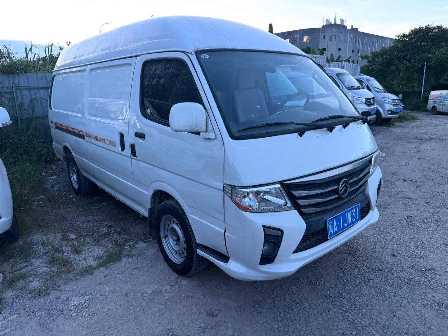 Golden Dragon Hiace 2019 Model|1.8L 133 HP Manual Transmission Closed Cargo Van