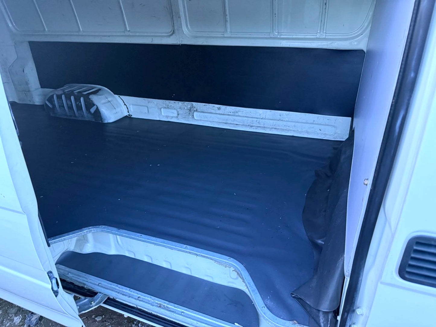 Golden Dragon Hiace 2019 Model|1.8L 133 HP Manual Transmission Closed Cargo Van