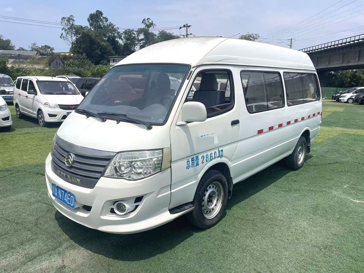 Golden Dragon Hiace|2014 Model 2.0L Manual Transmission 6-Seat Passenger Bus
