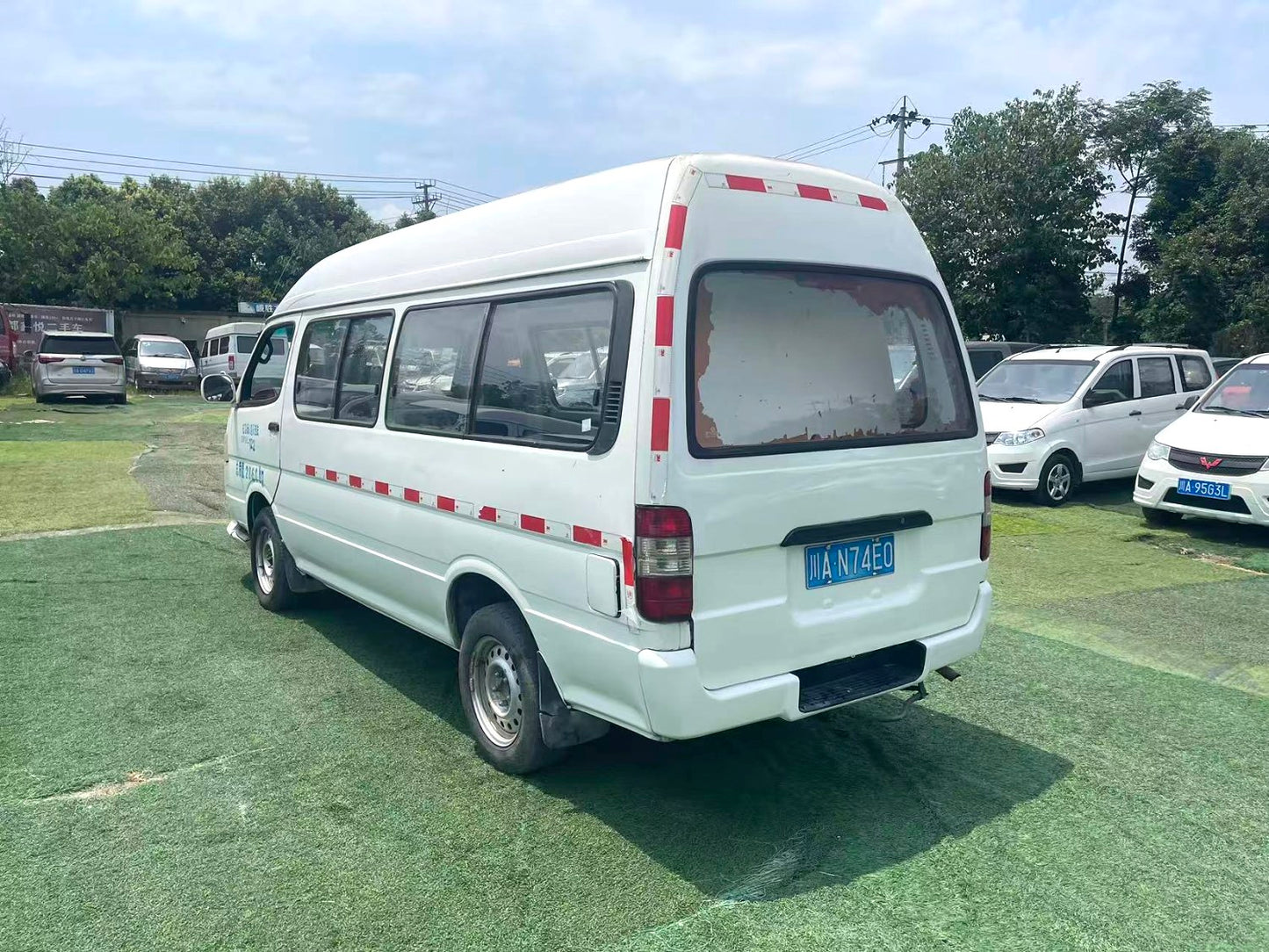 Golden Dragon Hiace|2014 Model 2.0L Manual Transmission 6-Seat Passenger Bus