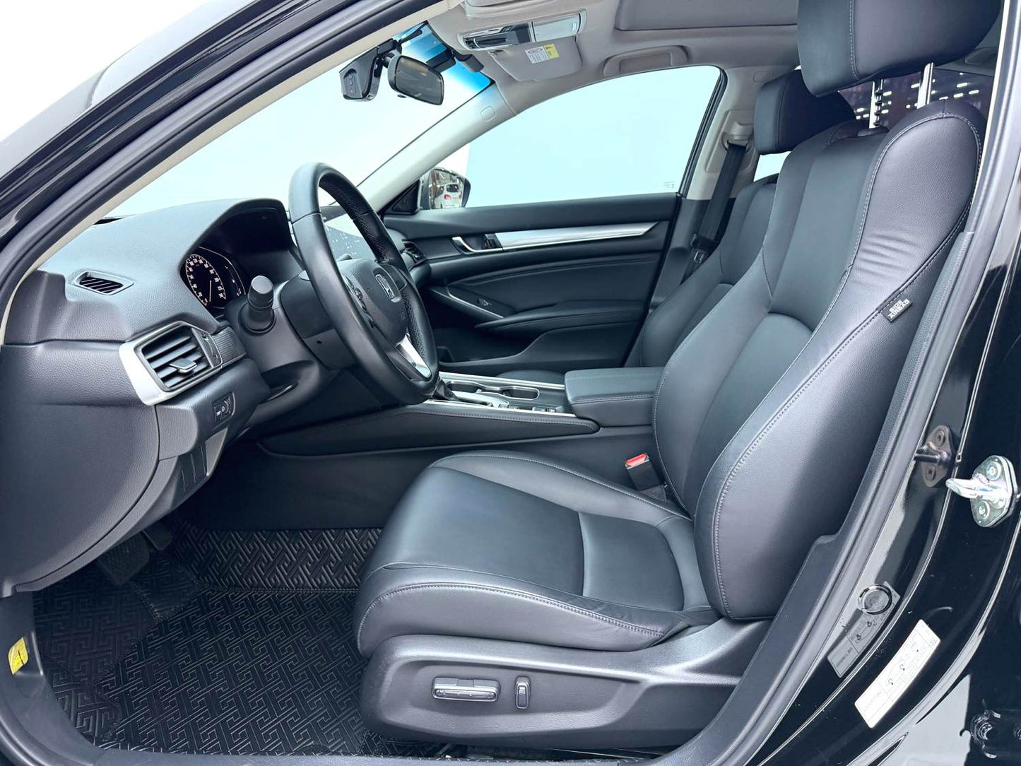 Honda 10th Generation Accord 2022 Model|1.5T 260TURBO Luxury Trim, CVT Automatic TransmissionHonda 10th Generation Accord 2022 Model 1.5T 260TURBO Luxury Trim CVT Automatic Transmission