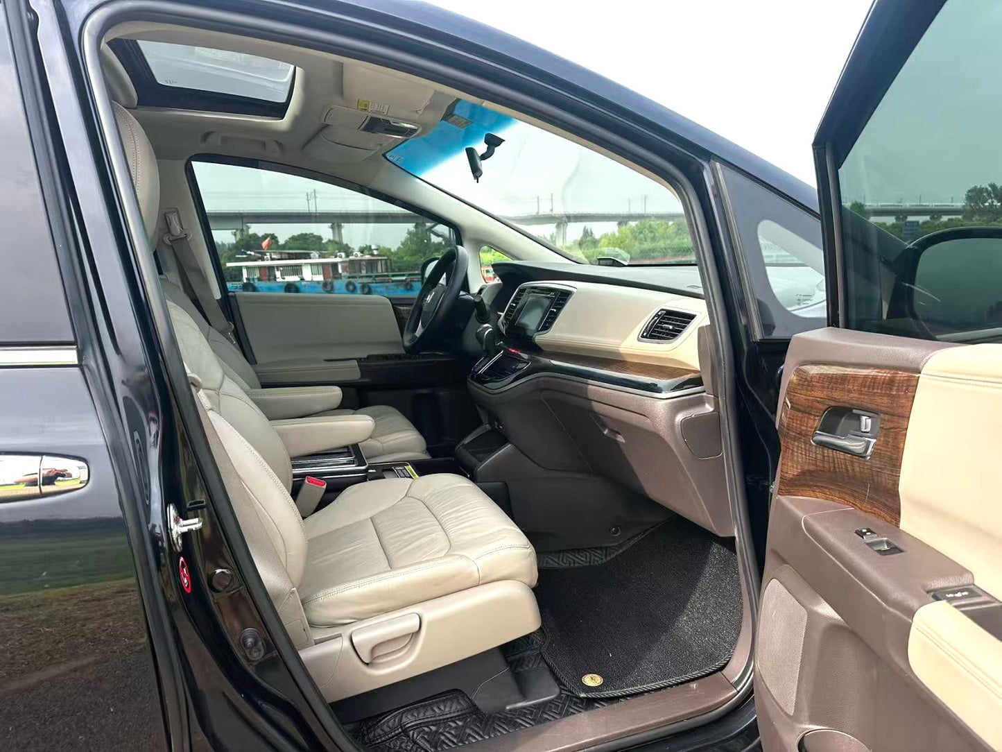 Honda Odyssey 2017 Model|2.4L Luxury Edition FWD CVT Automatic Transmission 7-Seater Gasoline MPV