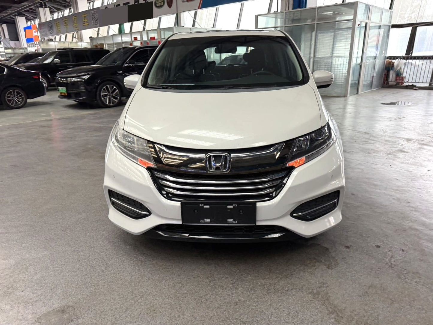Honda Odyssey 2018 Model 2.4L Luxury Edition FWD CVT Automatic Transmission 7-Seater Gasoline MPV
